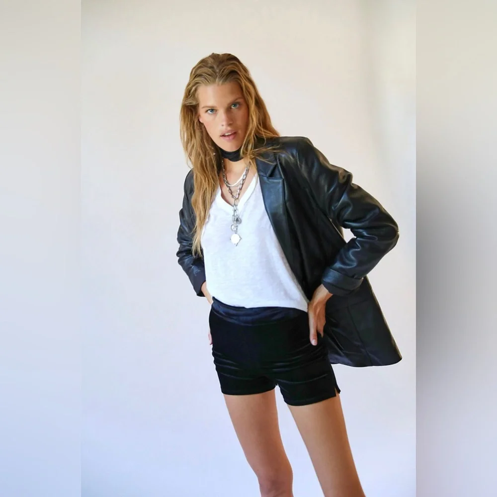 ✨NEW W TAGS✨Free People Velvet Dress Shorts - Picture 1 of 2